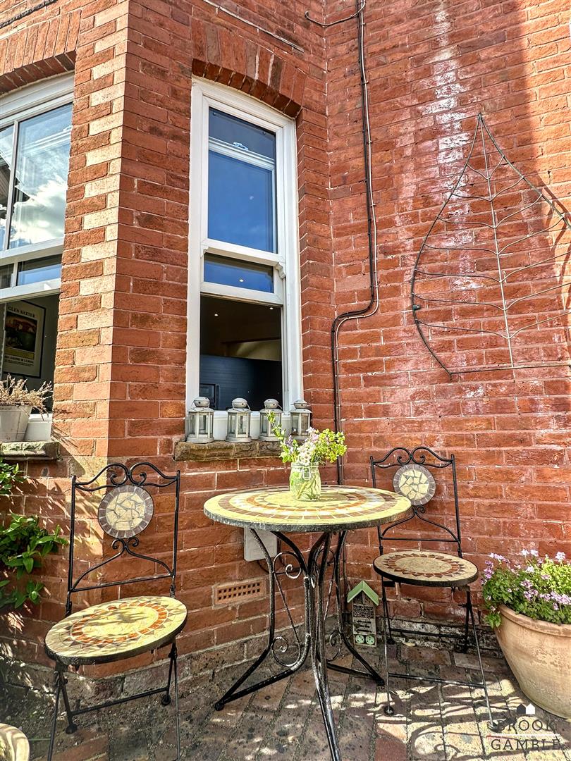 4 Bedroom House. Milton Road in Eastbourne,  58